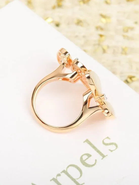 VCA's Two Butterfly Between the Finger Ring - Picture 2 of 6